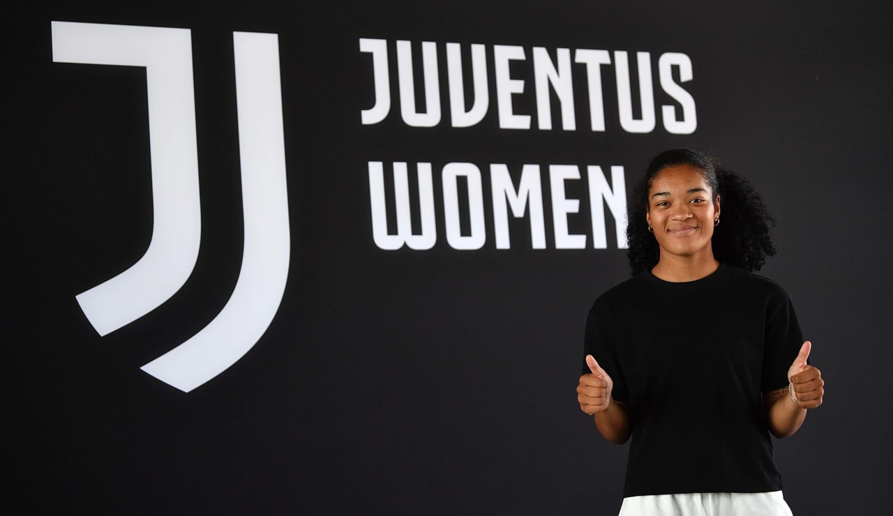Ufficiale | Evelina Duljan è bianconera! - Juventus