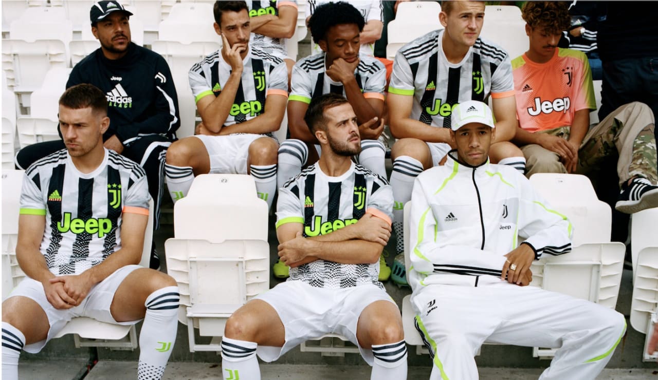 defecto mayoria Suplemento Desde hoy a la venta el Cuarto Kit, by Juventus, adidas y Palace - Juventus