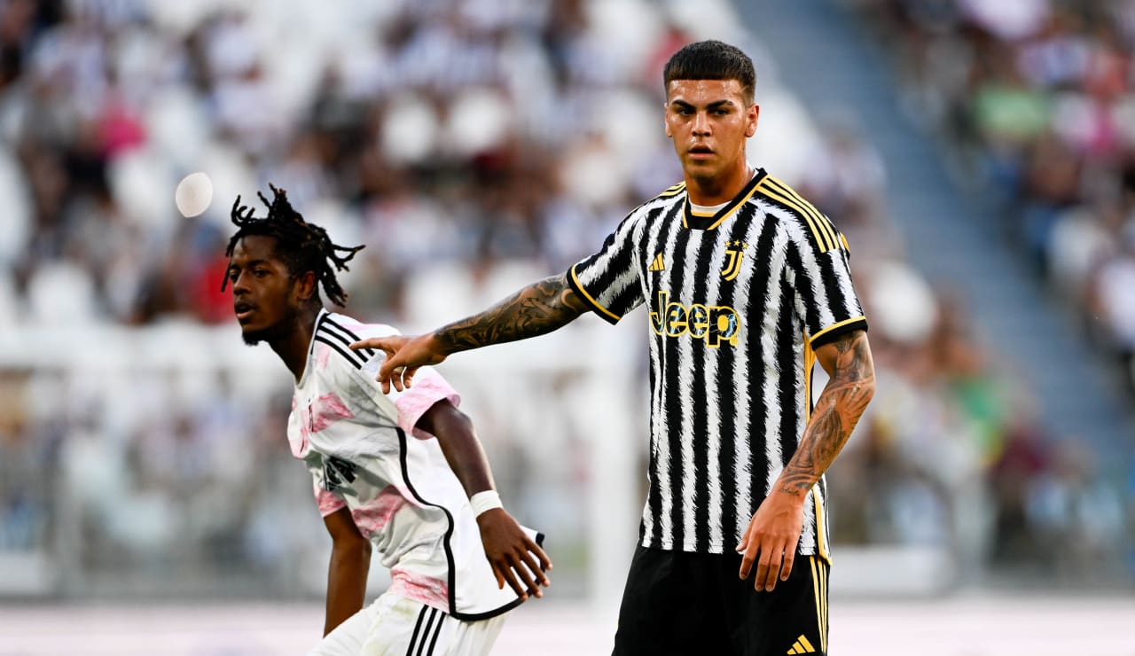 Dusan Vlahovic of Juventus and Christiano Biraghi of Acf Fiorentina during  the Italian serie A, football match between Juventus Fc and Acf Fiorentina  on 12 February 2023 at Allianz Stadium, Turin, Italy.