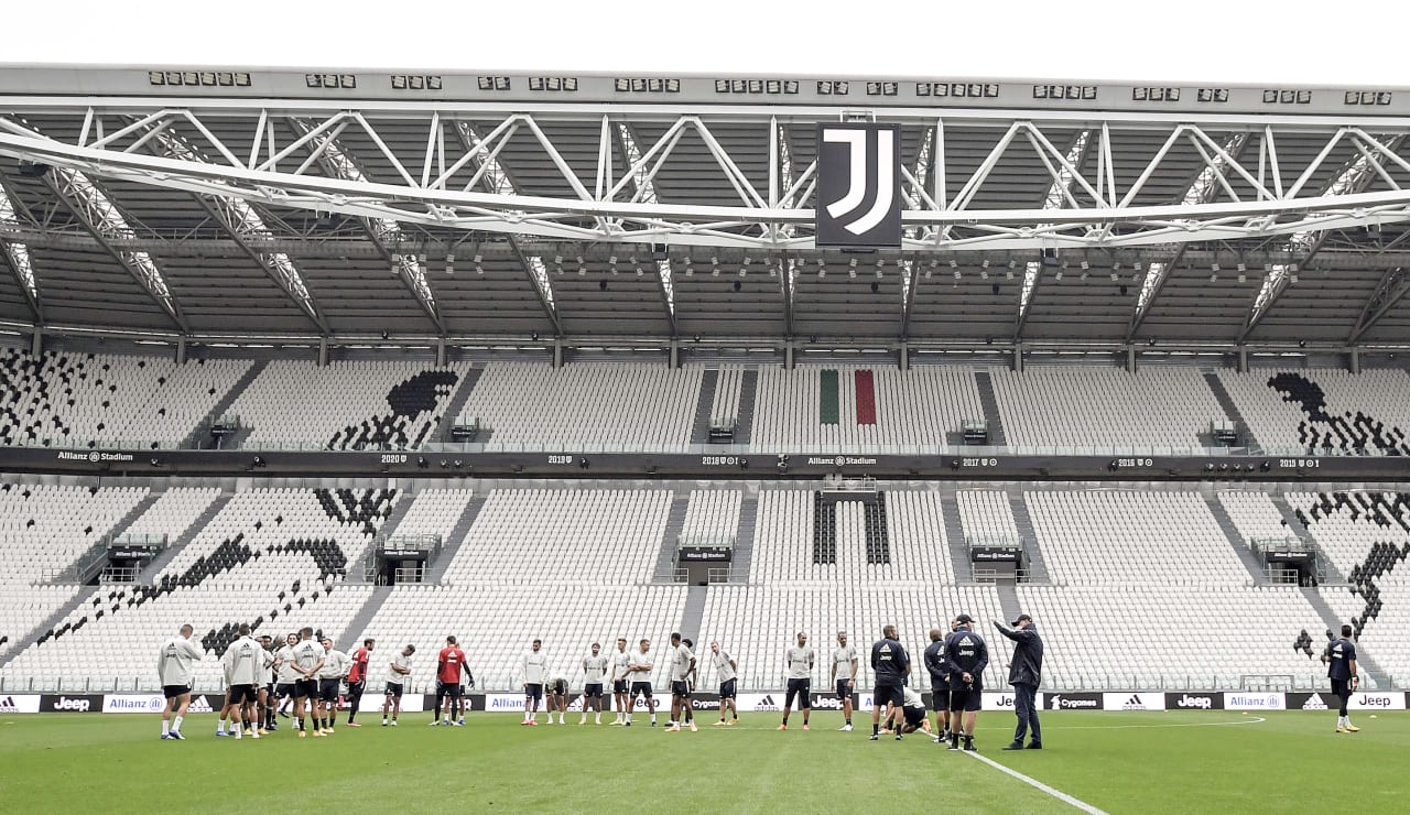 アリアンツで土曜日のトレーニング Juventus