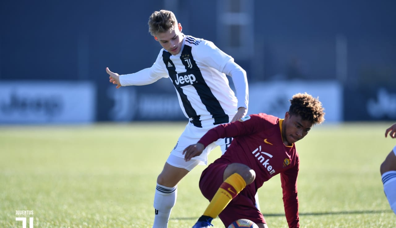 2_u19jroma01.jpg