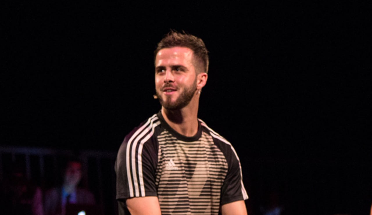 pjanic-adidas-14.jpg