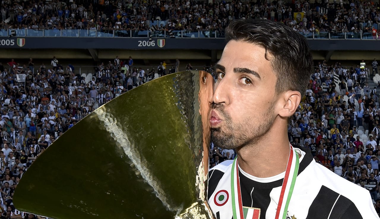 saluto khedira2