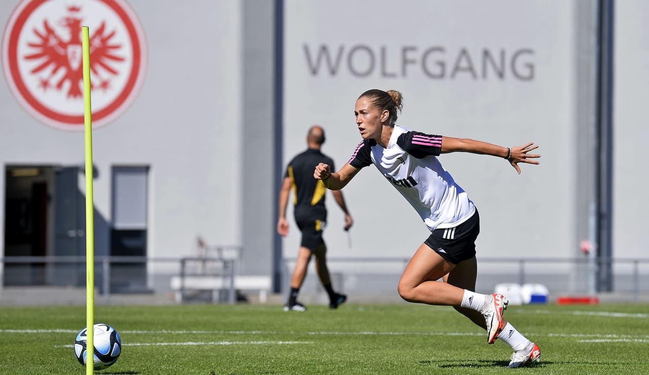 Women Training Frankfurt 23