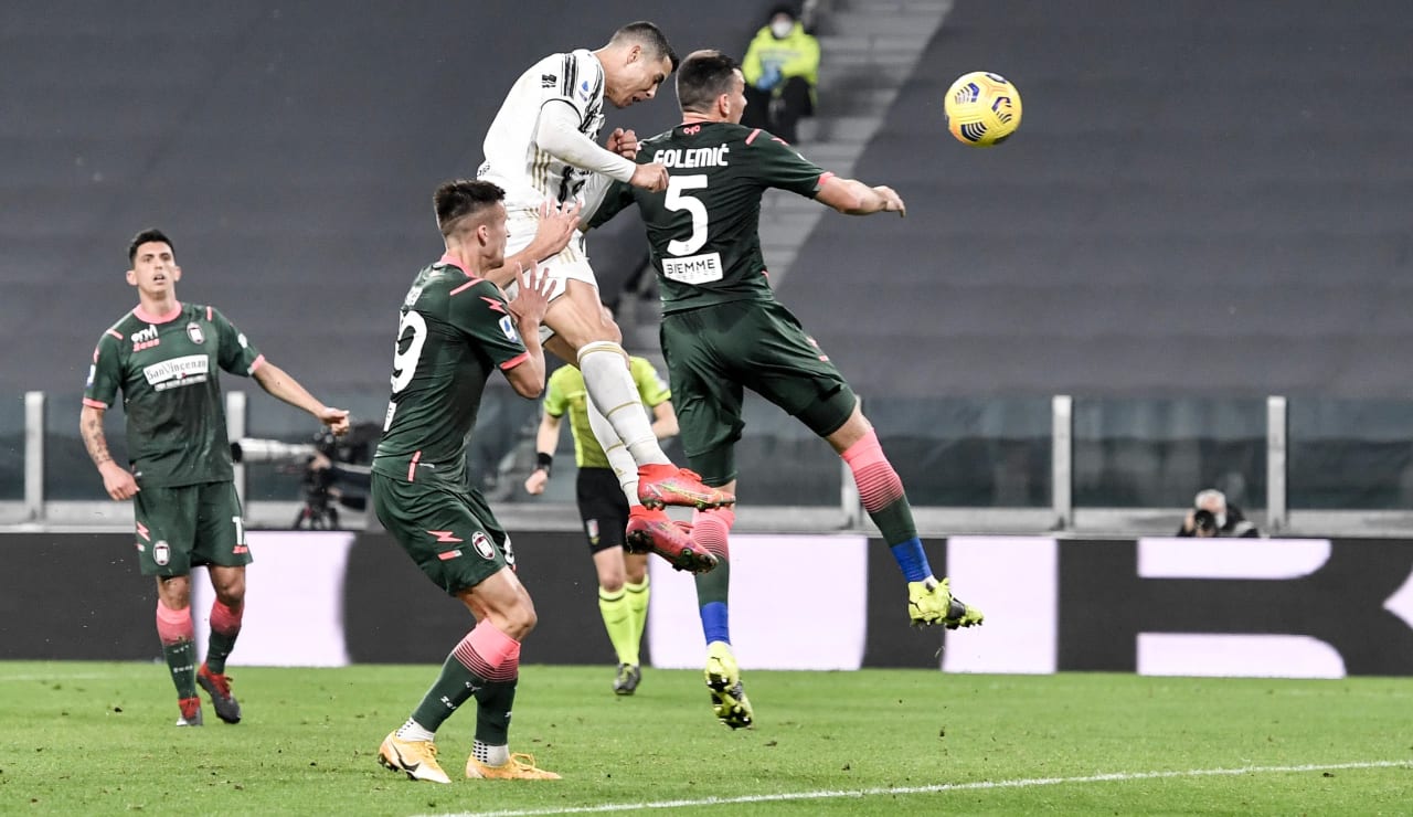 07_J018650_2021022294413353_20210222094458_JUVENTUS_CROTONE