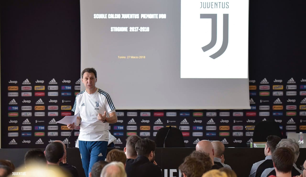 scuolecalcio270301.jpg