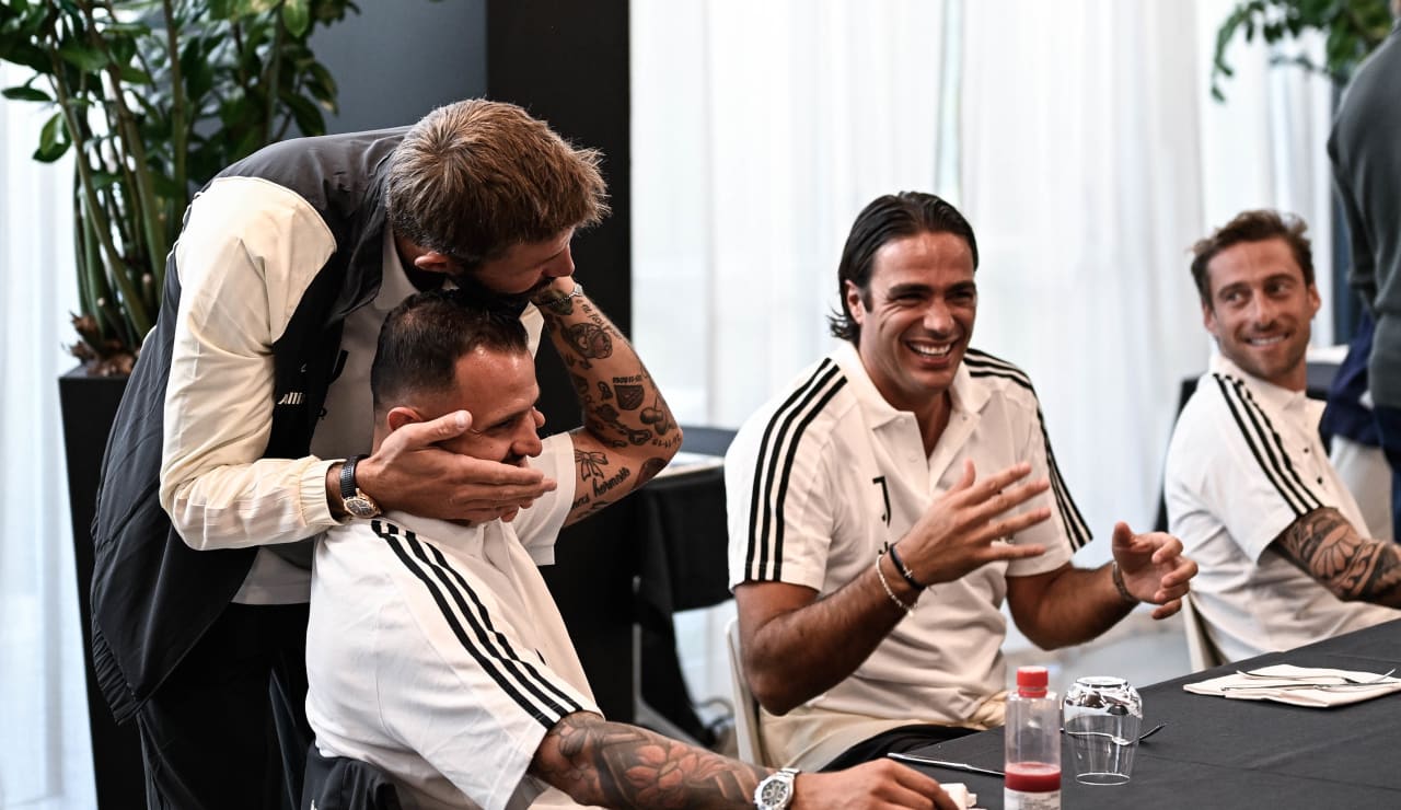 TOGETHER | LEGENDS JHOTEL7