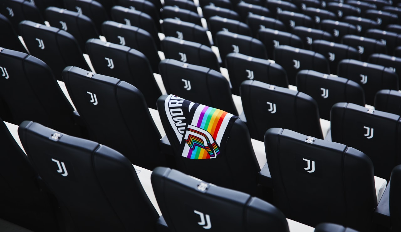 juventus love scarf 2