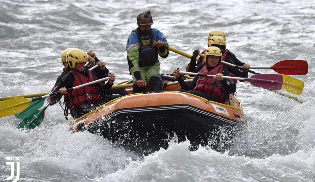 WOMEN_RAFTING11.jpg