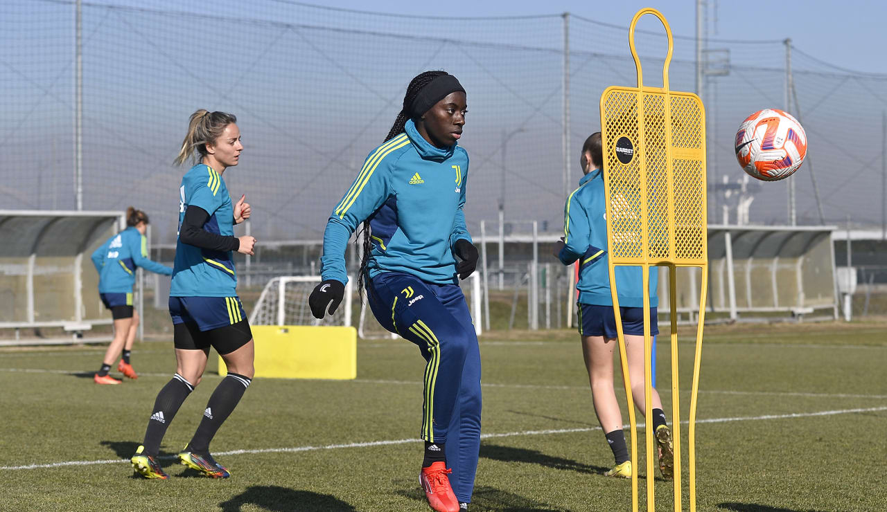 Women Training towards Milan 20