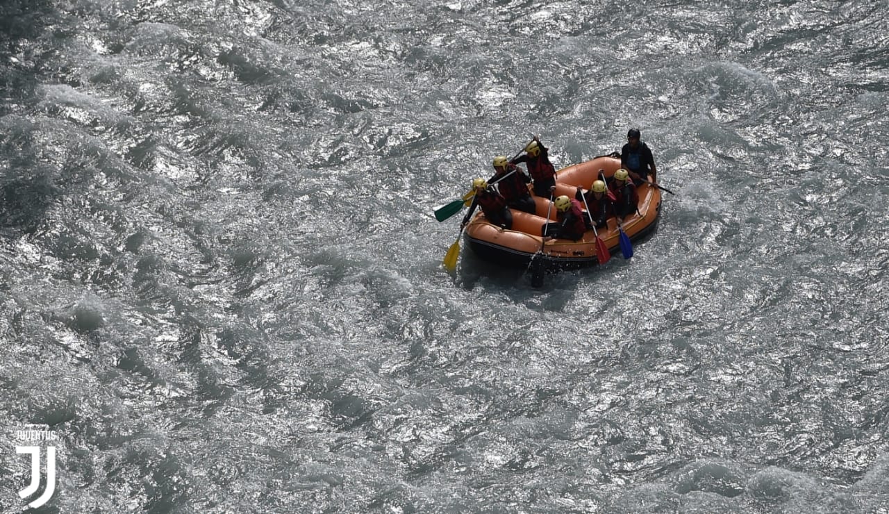 WOMEN_RAFTING14.jpg