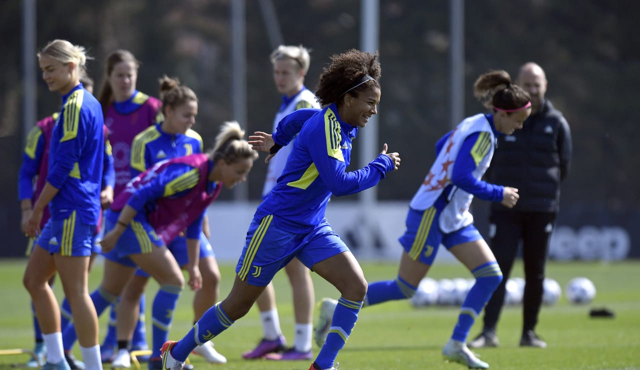 Women training pre Lyon7