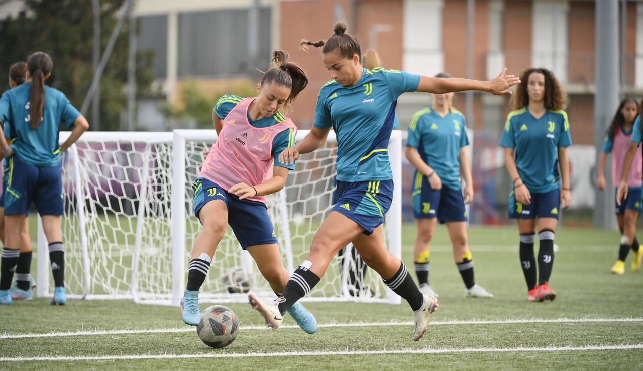 women under 19 training 26