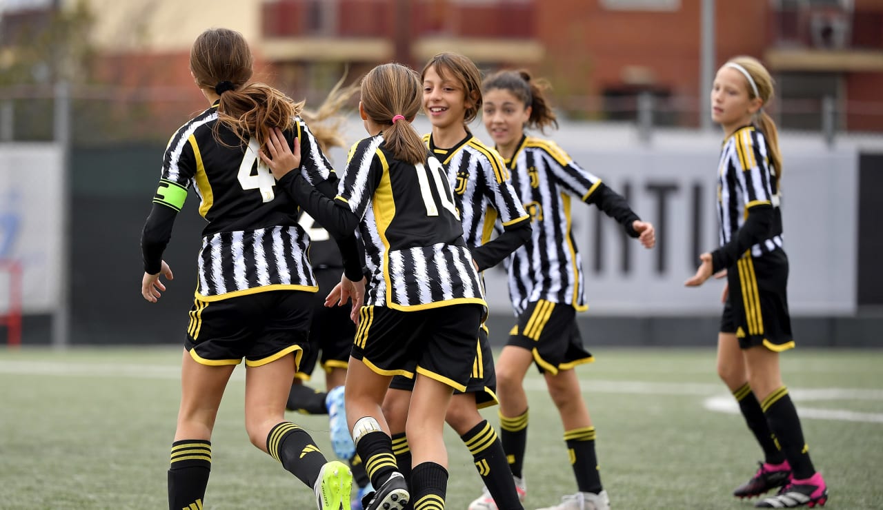 women under 10 11 vs Milan17
