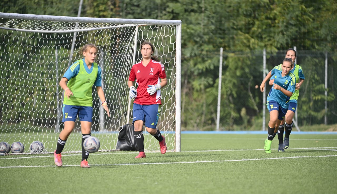 women under 15 training 18