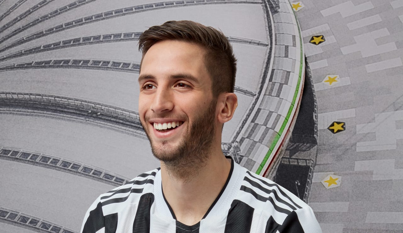 16-9Adidas_Rodrigo_Bentancur_2186_v002_RGB