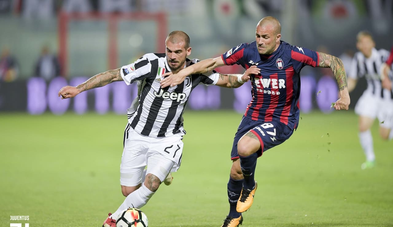 04_775036211_DB_5040_F3B710D4A9C6B98AED9010224D459545crotone-juve_180418.jpg