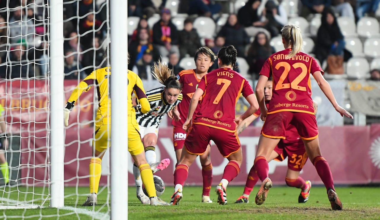 women roma juventus 2324 16