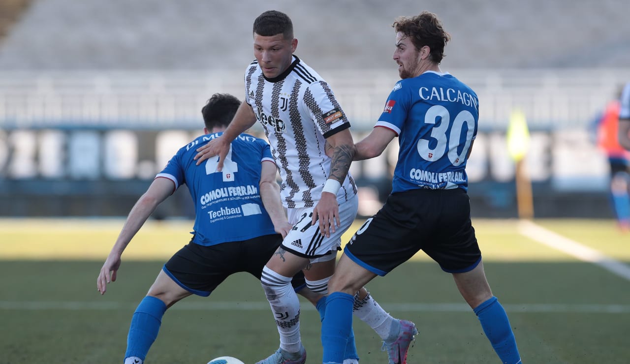 Besaggio in azione in Novara-Juventus Next Gen