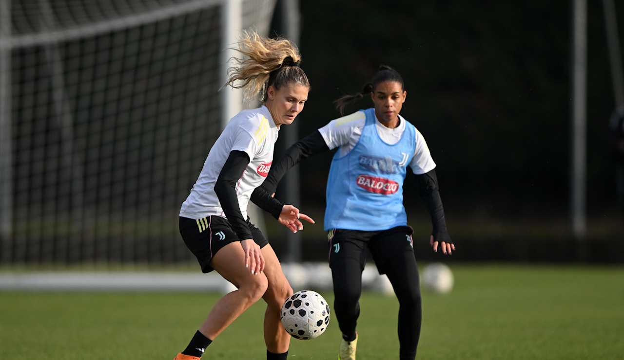 Training Women 4 12 25 14