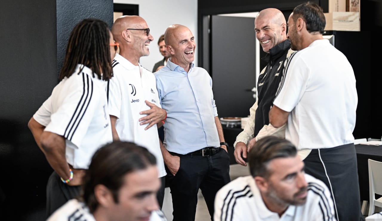 TOGETHER | LEGENDS JHOTEL16