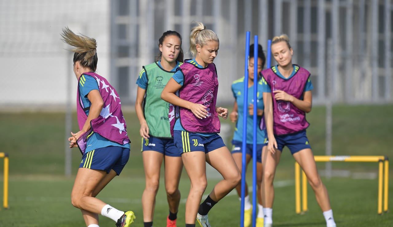 women uwcl training 18 oct 9