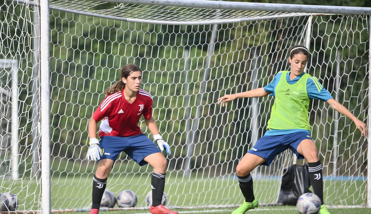 women under 15 training 22