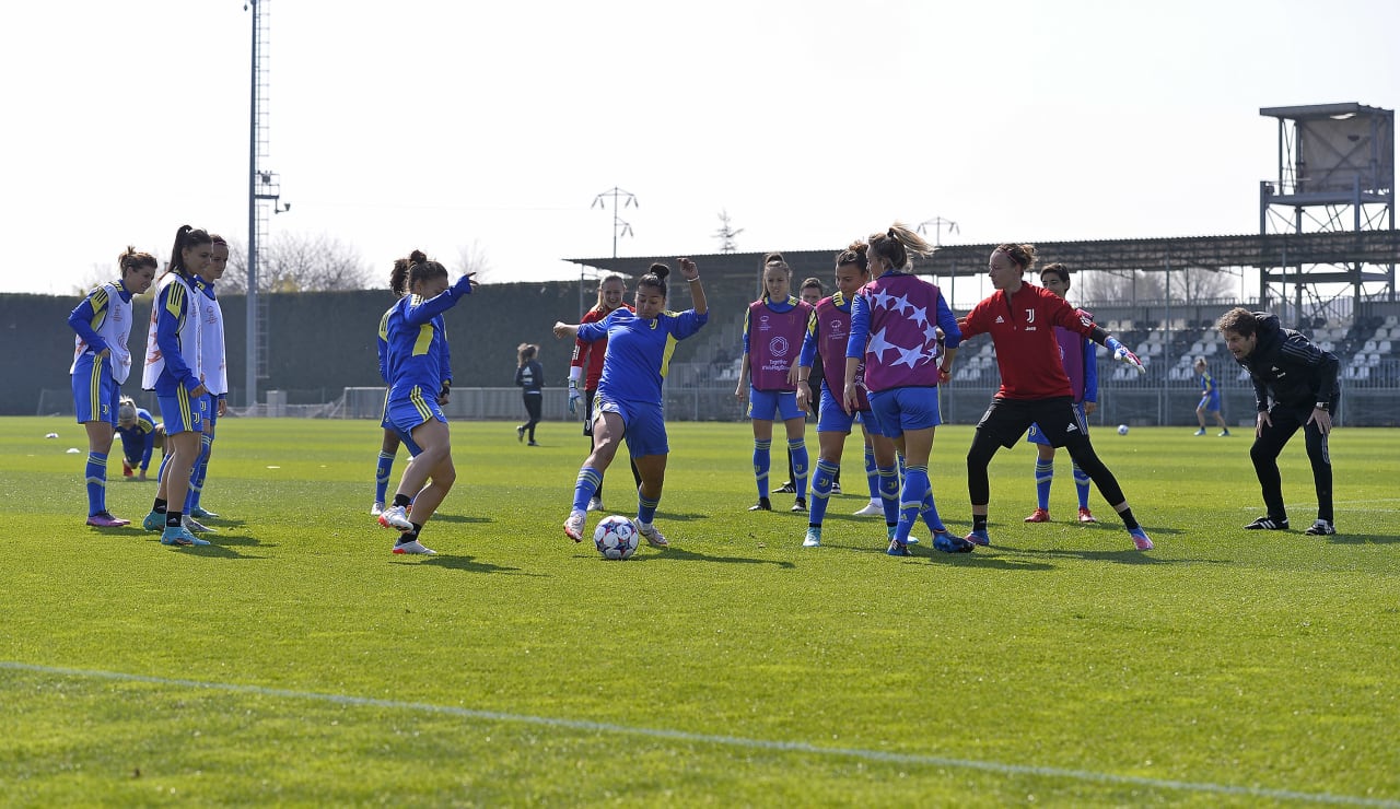 Women training pre Lyon10