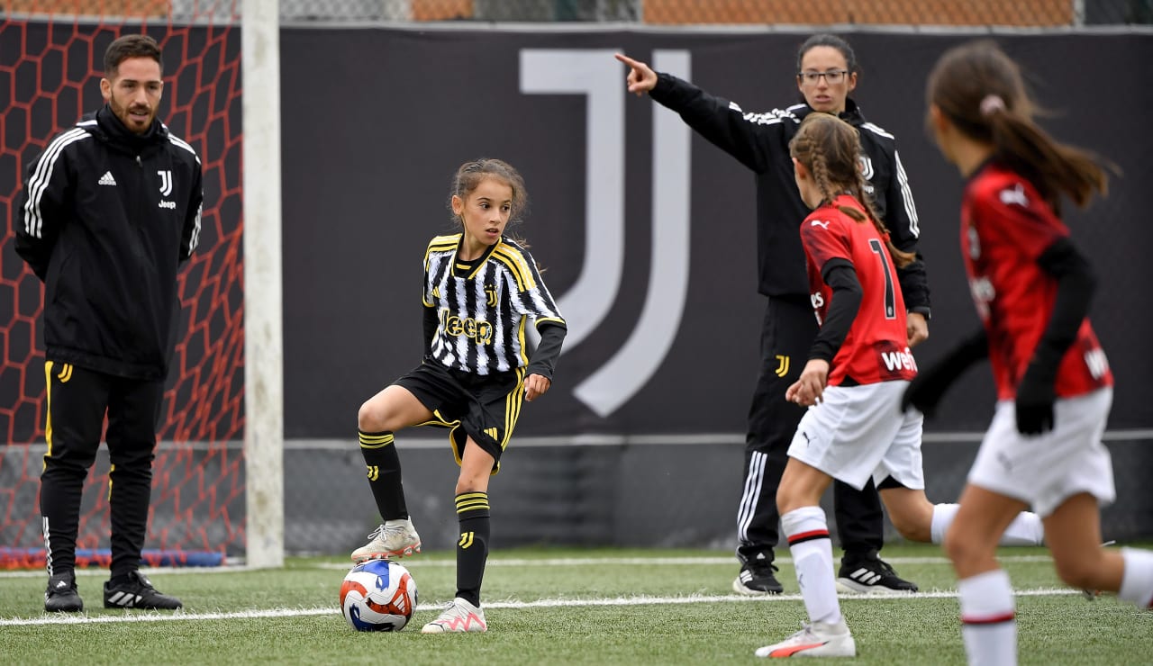women under 10 11 vs Milan25