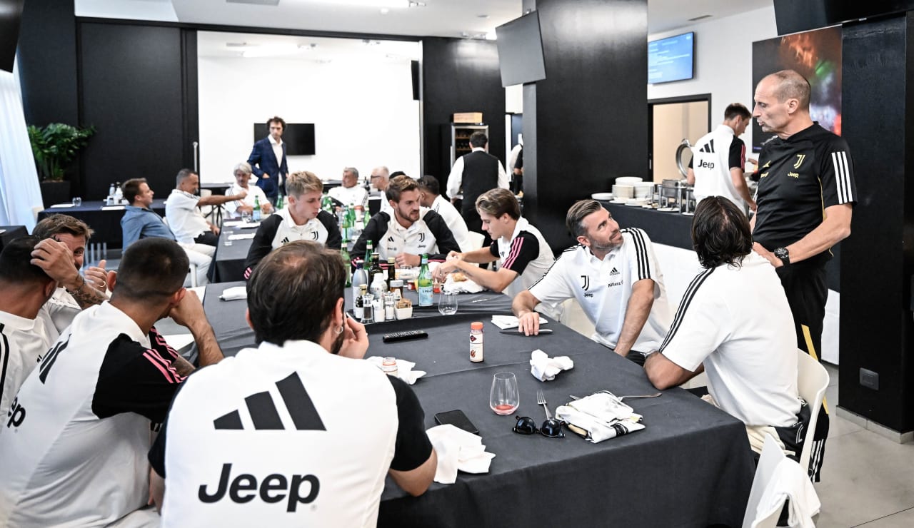 TOGETHER | LEGENDS JHOTEL37