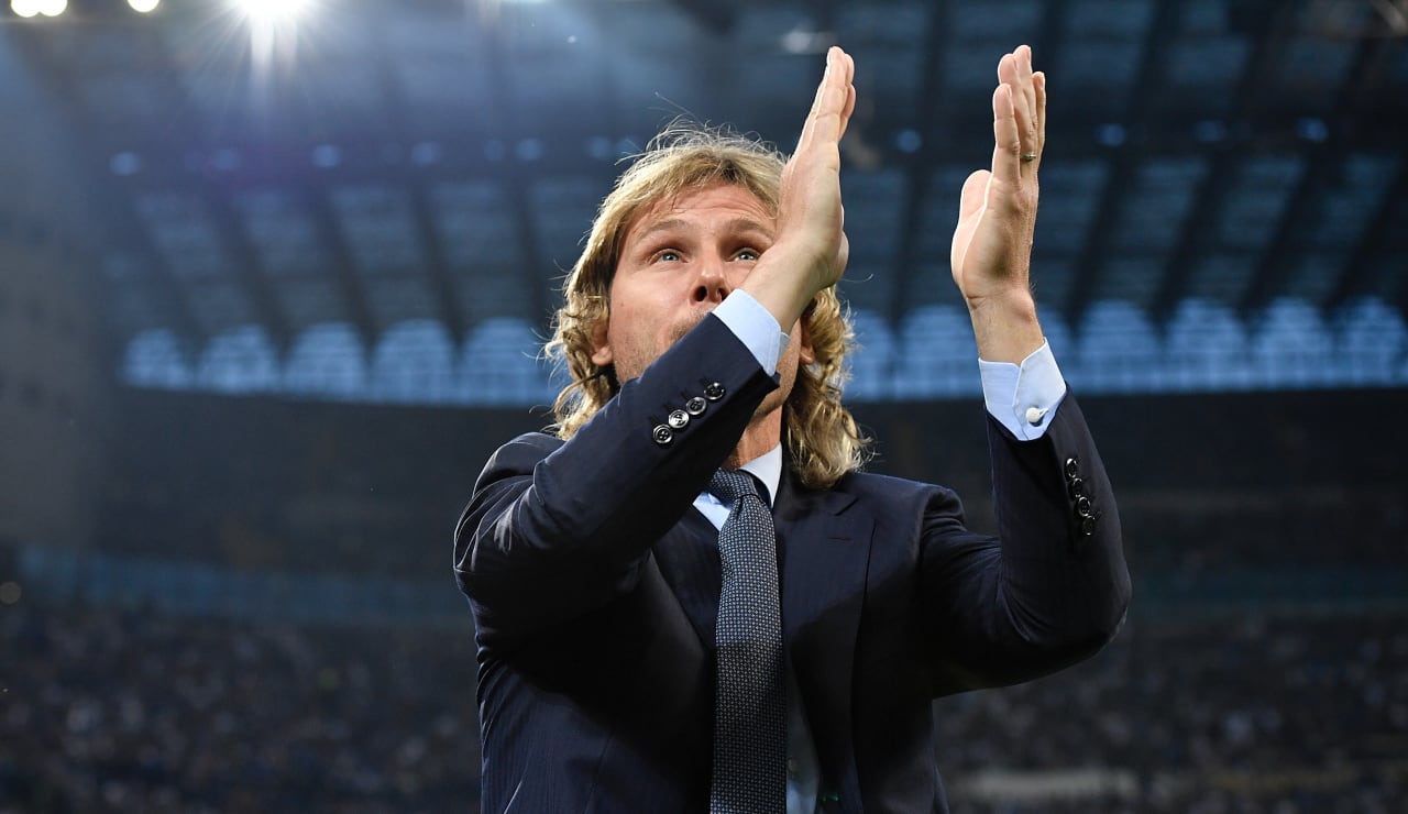 l_Nedved_applauso.JPG