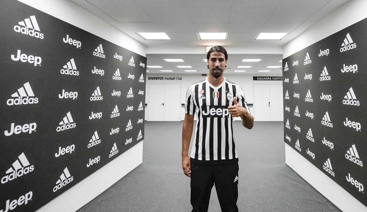 saluto khedira6