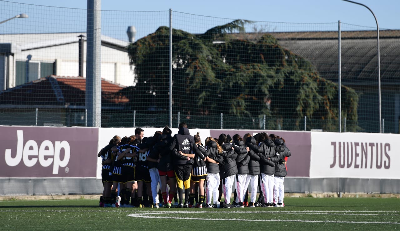 women under 15 vs OL 22