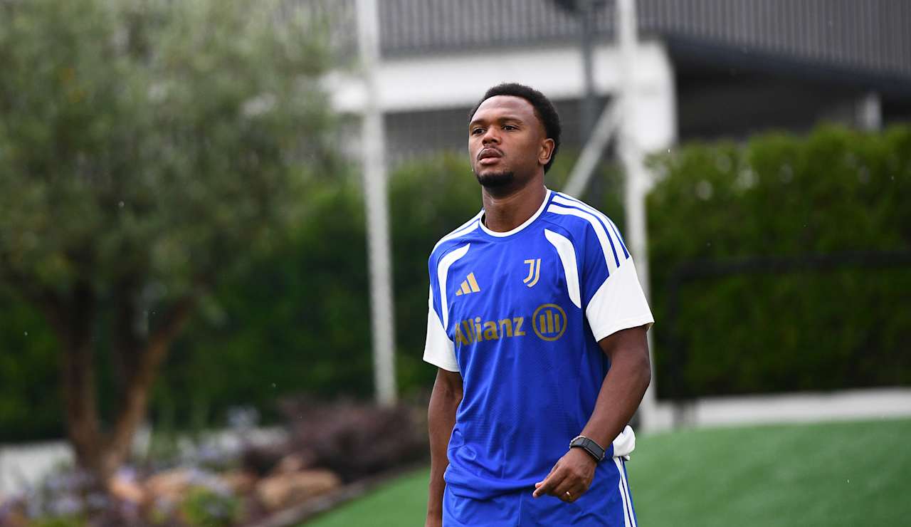 first team men train 1607268