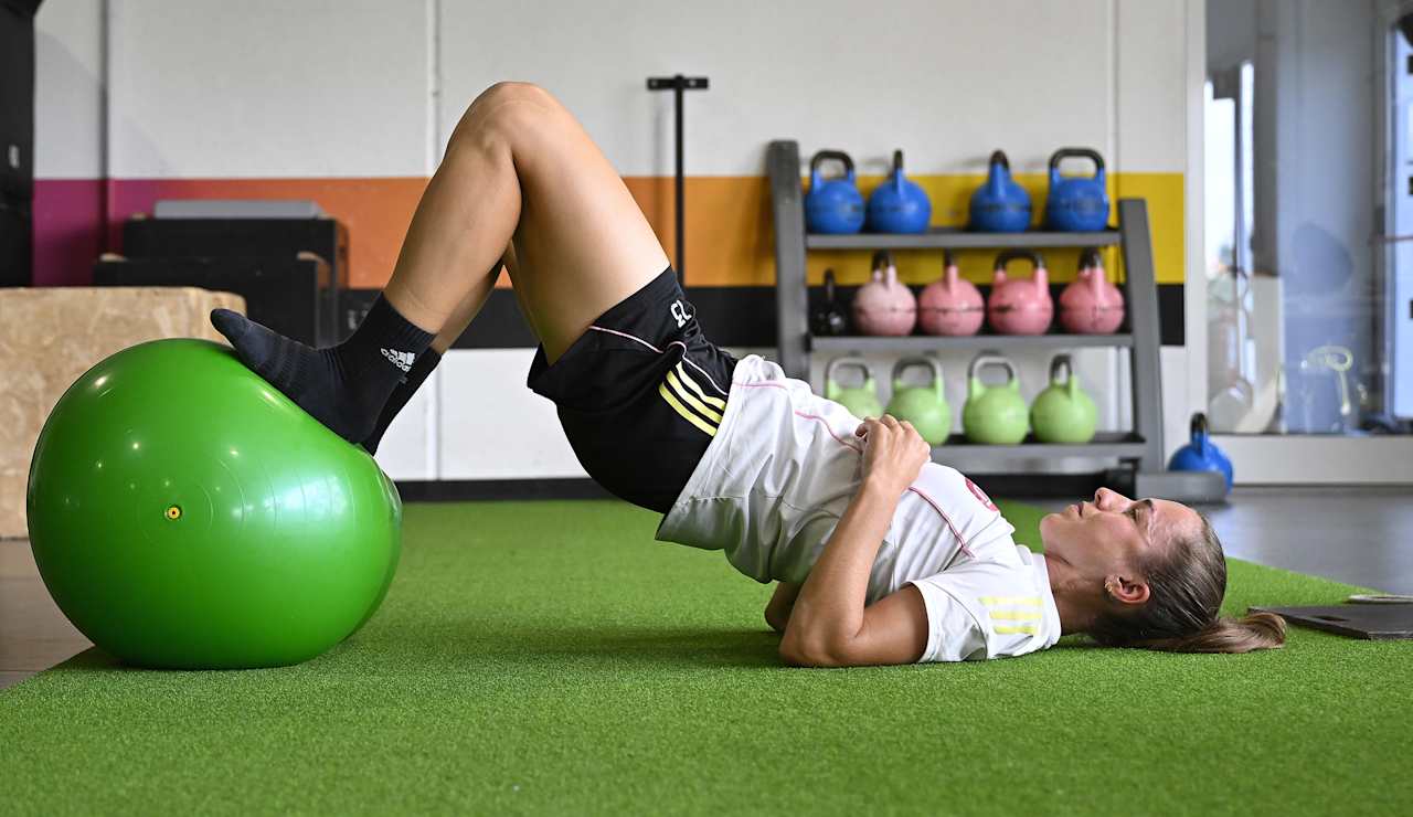 women-training-2804-01