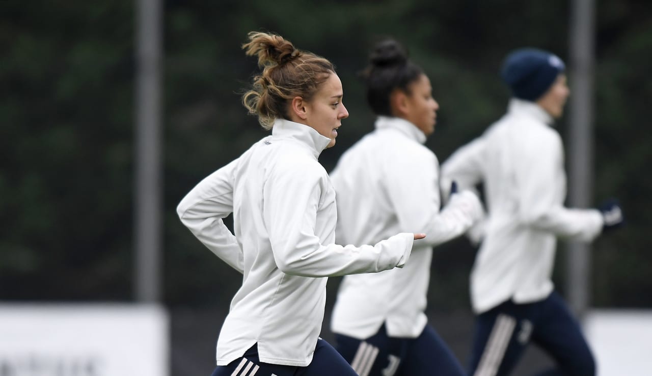 Women UWCL Training (7)