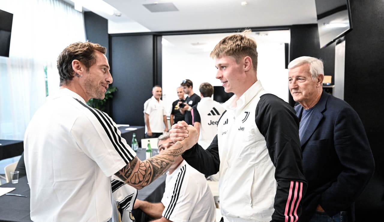 TOGETHER | LEGENDS JHOTEL36