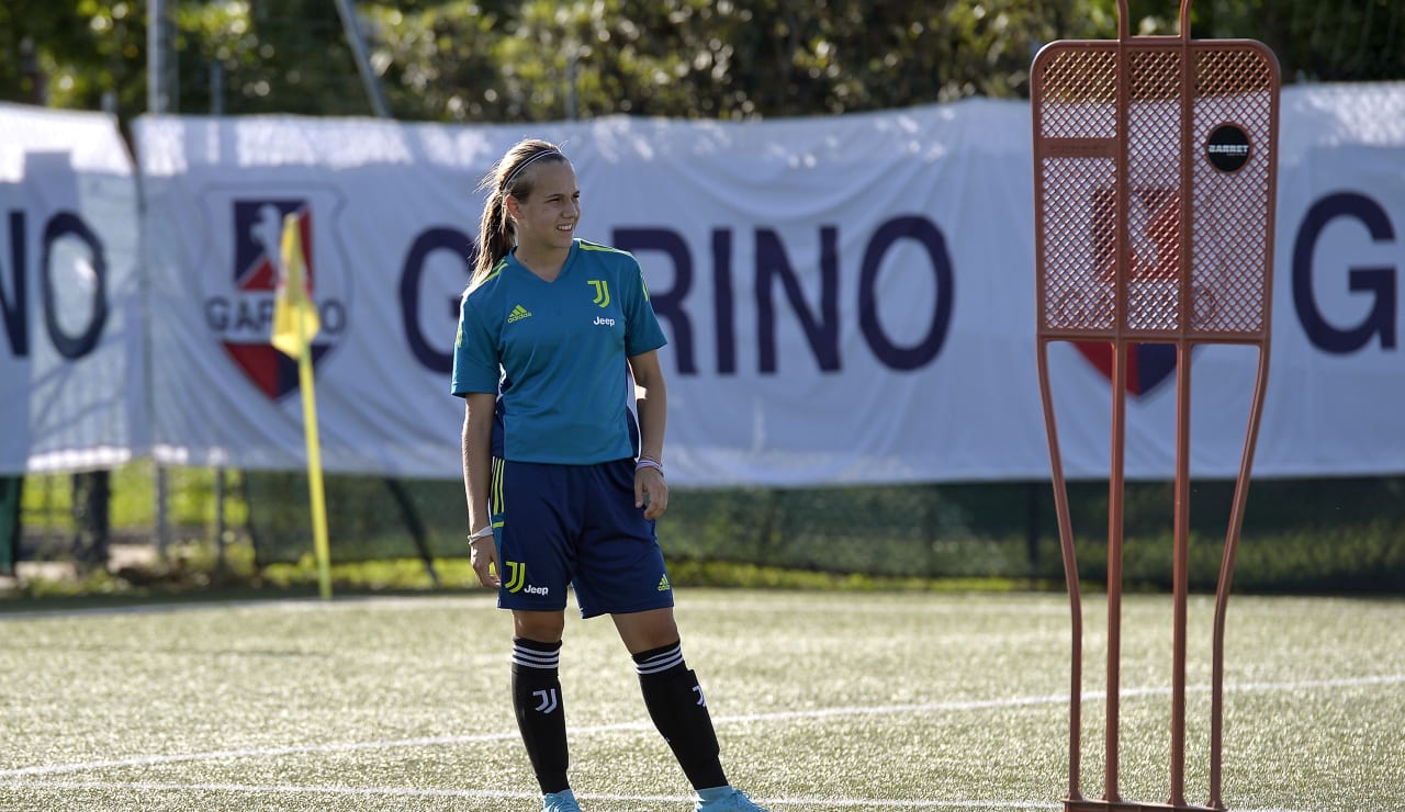 under 17 women training 18