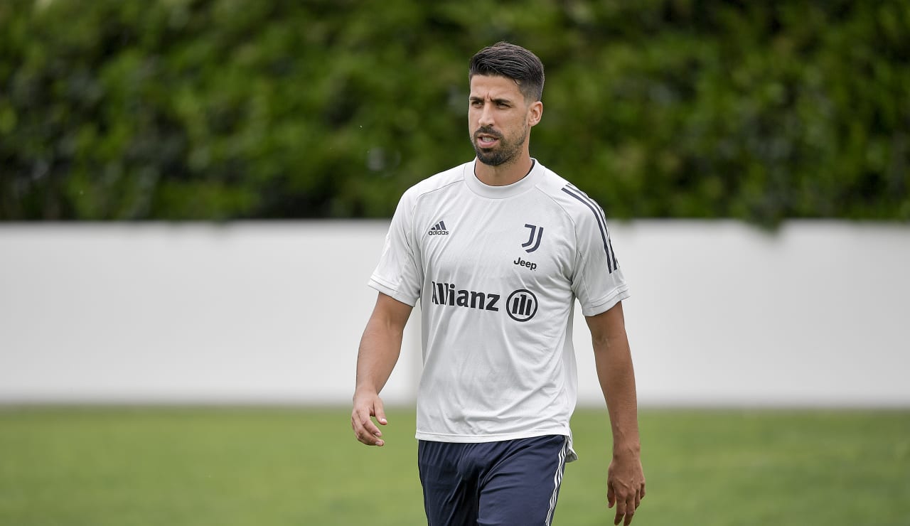 saluto khedira28