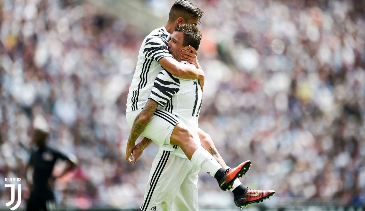 batch_juventus_ewestham_juventus8.jpg