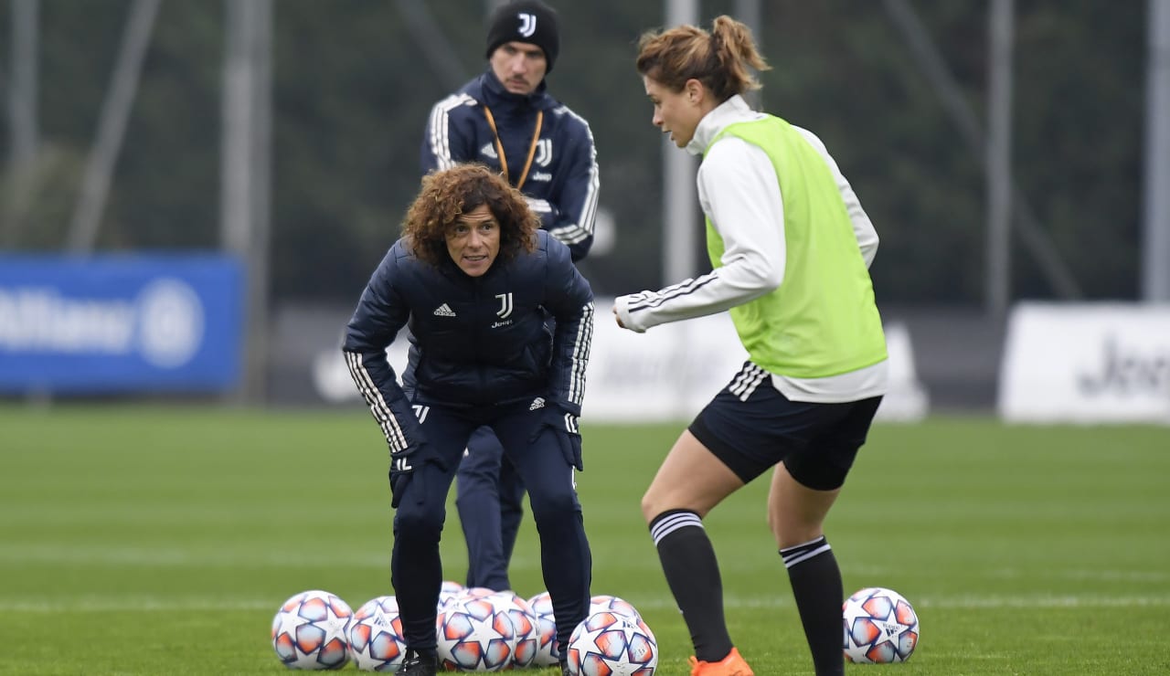 Women UWCL Training (12)