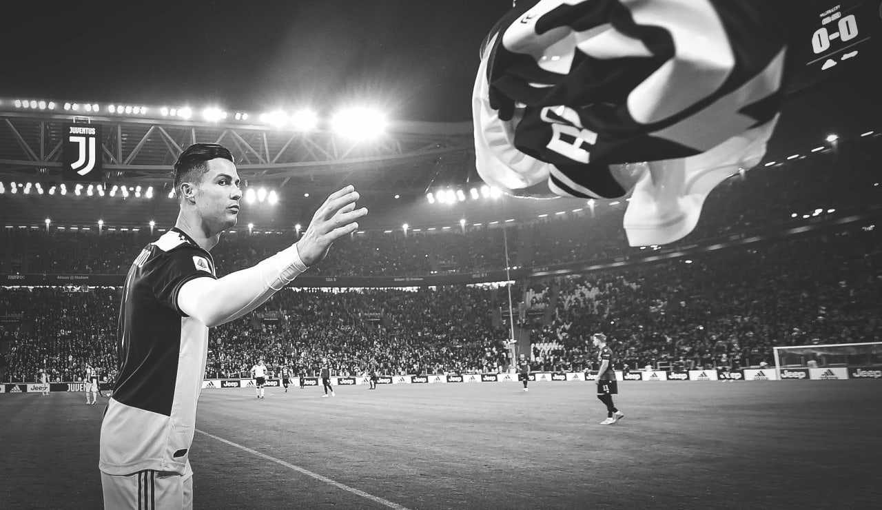 Ronaldo Black & White