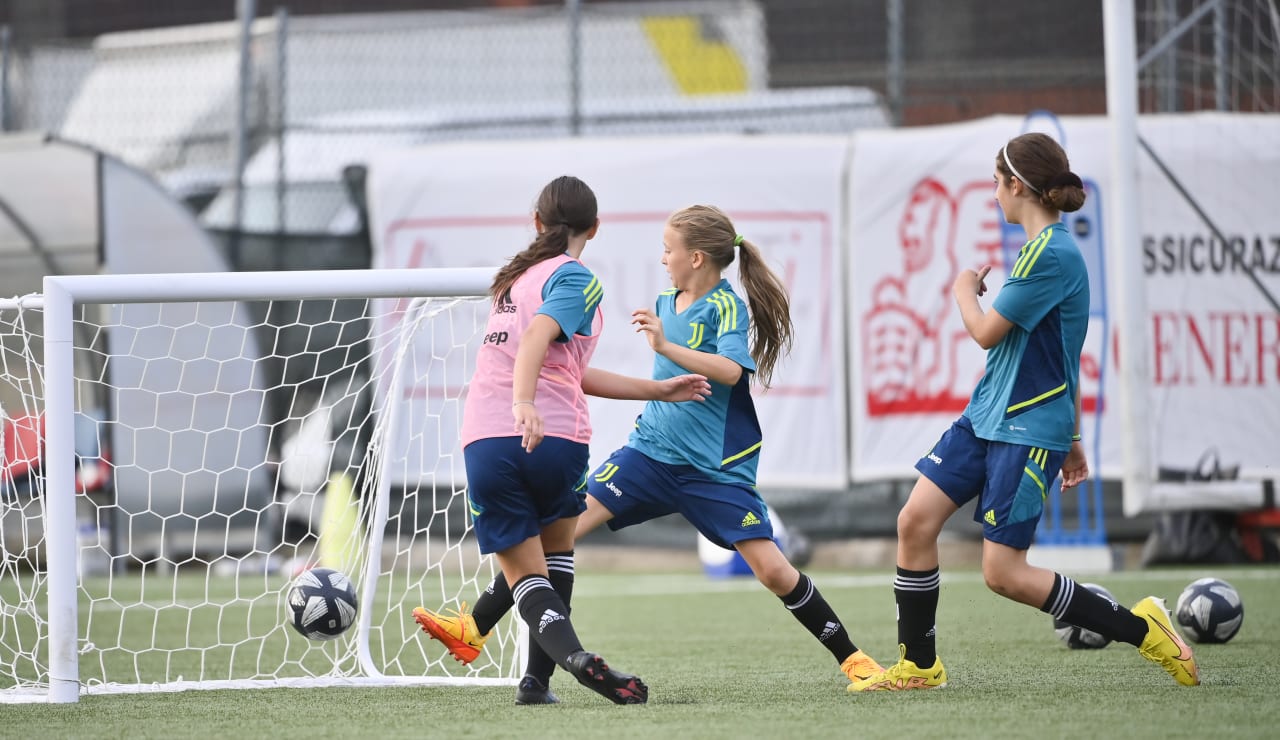 under 13 women first training 9