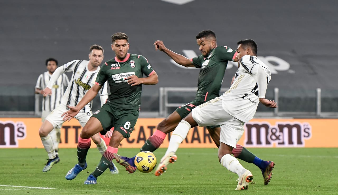 12_J018817_20210222104846157_20210222105509_JUVENTUS_CROTONE