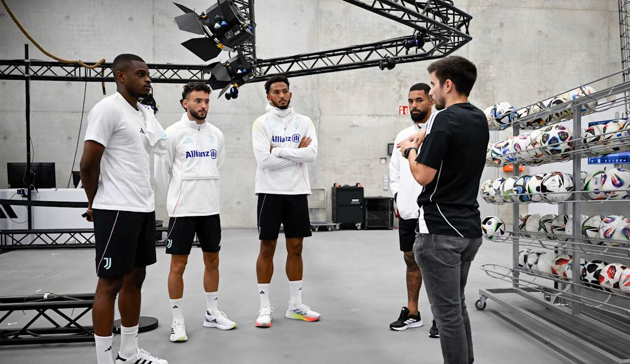 FIRST TEAM ADIDAS INNOVATION LAB 2025 9