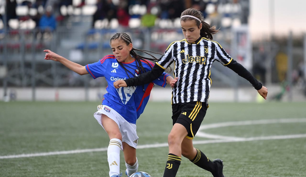 women under 13 vs OL 19