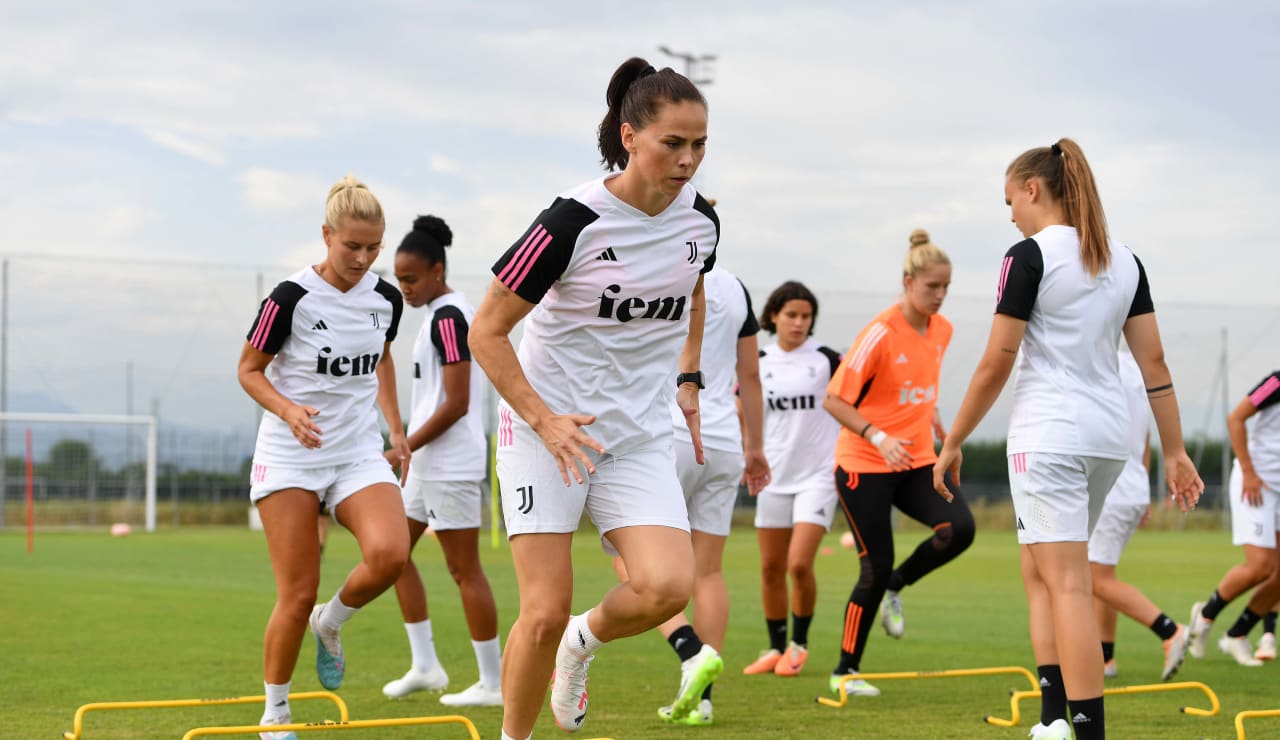 Juventus Women in allenamento a Vinovo