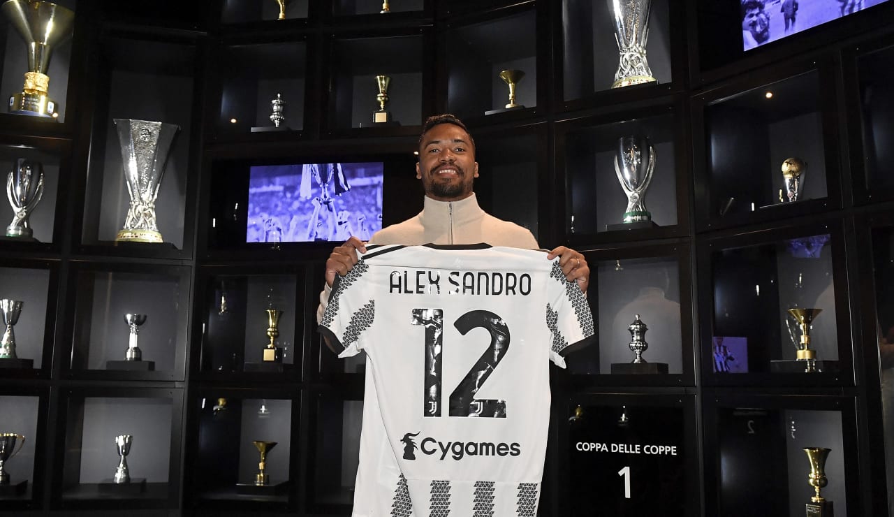 Alex Sandro e Cuadrado allo Juventus Museum 7