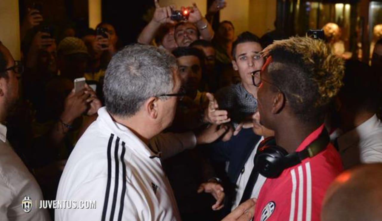 pogba arrival.jpg