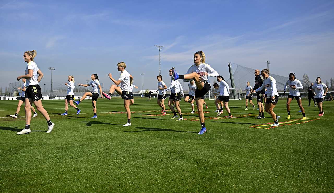 Training Women 250326